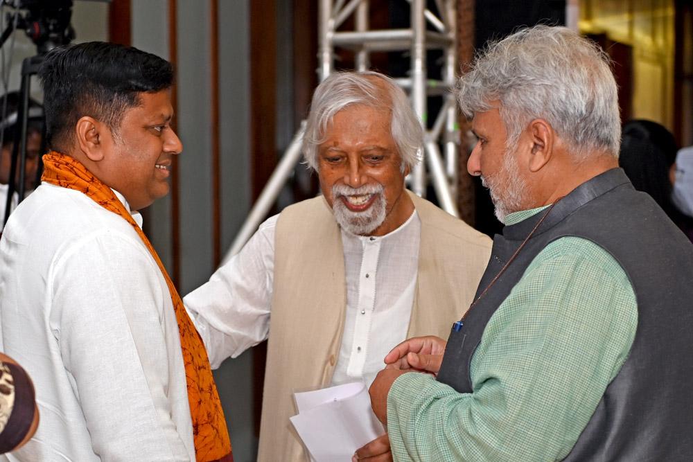 SUKANTA-SHISHIR-AVEEK
