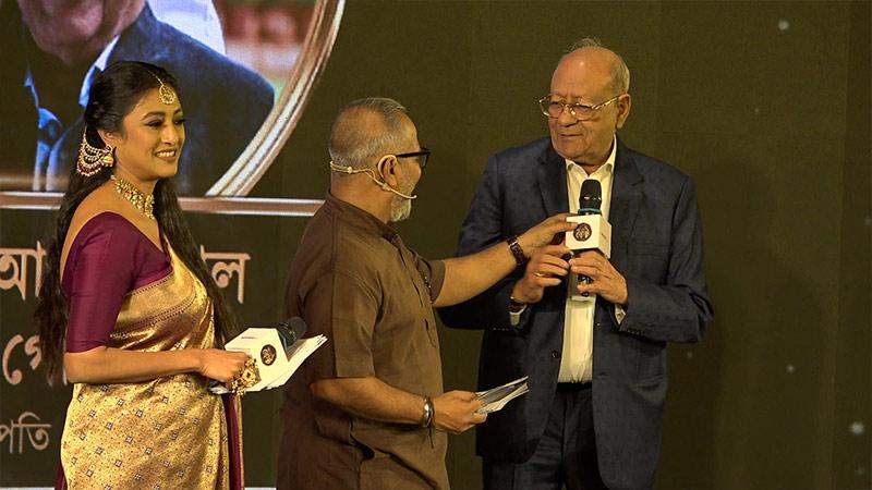 ‘কলকাতায় সব কিছু আছে, ছেড়ে যাব কেন!’