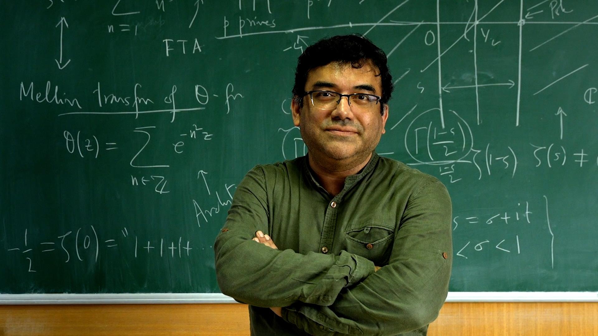 সংখ্যার মুখ দেখেছেন, ঈশ্বরের রূপ তাই খুঁজতে চান না আর...