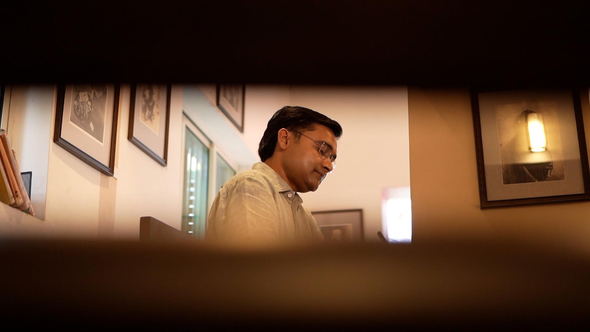 প্রতিষেধকে পৃথিবীর ক্রমমুক্তি, অসুখ মুছে আনন্দের ফেরিওয়ালা